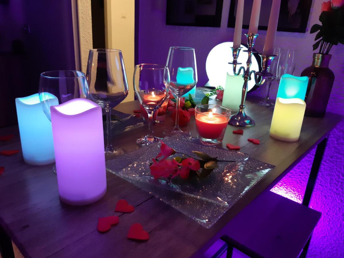 Luxe Sauna Privatif Et Grand Bain Jacuzzi A Deux A Biscarosse Plage Pour Nuit Romantique Avec Decoration Led Et Bougies Бискарос Екстериор снимка